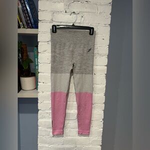 DOYOUEVEN Impact‎ Seamless Leggings in Color Block - Size Medium